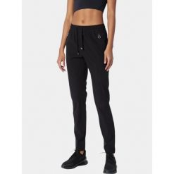 Spodnie damskie Luhta Elisenvaara. Czarne spodnie dresowe damskie Luhta, bez wzorów, sportowe, długie. Za 299.00 zł.