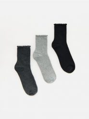 Skarpetki z bawełną 3 pack - szary. Szare skarpetki damskie Reserved, bez wzorów, z bawełny. Za 39.99 zł.