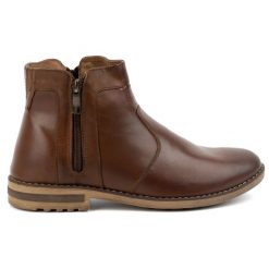 KOMODO Buty męskie skórzane zimowe sztyblety ocieplane 887K brązowe. Brązowe botki męskie na zimę, bez wzorów, ze skóry, eleganckie, bez obcasa, bez zapięcia. Za 438.49 zł.
