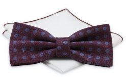 Bordowa, Śliwkowa Mucha z Białą Poszetką -CHATTIER- Męska, w Niebieski Wzór Geometryczny. Czerwone krawaty i muchy Chattier, bez wzorów, eleganckie. Za 59.00 zł.
