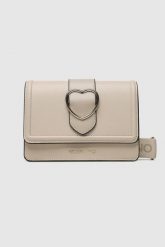 VALENTINO Ecru torebka z sercem sery satchel. Brązowe listonoszki damskie Valentino by Mario Valentino, bez wzorów, bez dodatków. W wyprzedaży za 399.99 zł.