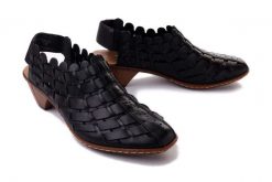 RIEKER 46778-01 black, sandały damskie. Czarne sandały damskie Rieker, w ażurowe wzory, z gumy, bez obcasa, na obcasie, bez zapięcia. Za 237.93 zł.