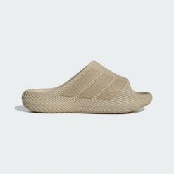 Klapki Purechill. Brązowe klapki męskie Adidas, bez wzorów, bez zapięcia. Za 219.00 zł.