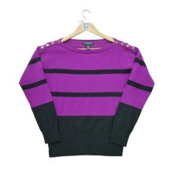 Second life - Damski fioletowy sweter - Jak nowy. Fioletowe swetry nierozpinane damskie Ralph Lauren, bez wzorów, bez kołnierzyka, bez ramiączek. Za 89.42 zł.