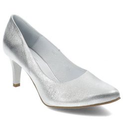 Srebrne Czółenka Clasicco Eleganckie Obuwie Damskie Na Obcasie. Szare czółenka damskie Clasicco, bez wzorów, ze skóry, eleganckie, bez obcasa, na obcasie, bez zapięcia. Za 309.00 zł.