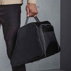 Torba Na Buty / Buty Turystyczne 14 Litrów Jeden Rozmiar. Czarne torby sportowe męskie QUADRA, bez wzorów, z materiału, z nadrukiem. Za 48.99 zł.