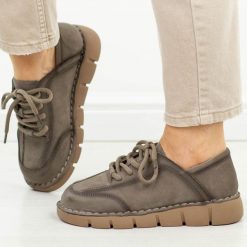Taupe skórzane półbuty damskie Filippo Dp8180/26. Półbuty damskie Filippo, na jesień, bez wzorów, z jeansu, klasyczne, z okrągłym noskiem, bez obcasa, na płaskiej podeszwie, bez zapięcia. Za 279.00 zł.