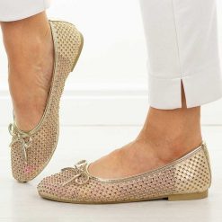 Beżowe baleriny damskie Vinceza 62270. Brązowe balerinki damskie VINCEZA, na lato, bez wzorów, eleganckie, z okrągłym noskiem, bez obcasa, na płaskiej podeszwie, bez zapięcia. Za 149.00 zł.