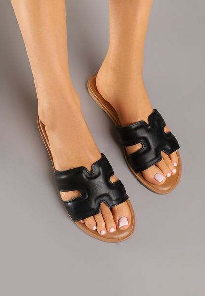 Czarne Klapki Basic z Wycięciami Varauri. Czarne klapki damskie Renee, na lato, bez wzorów, z jeansu, eleganckie, bez obcasa, na płaskiej podeszwie, bez zapięcia. Za 79.99 zł.