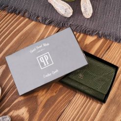 Paolo Peruzzi Portfel damski skórzany z imitacją skóry węża zielony T-09-GR. Zielone portfele damskie Paolo Peruzzi, ze skóry. Za 138.72 zł.