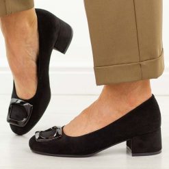 Czarne czółenka damskie na obcasie Potocki 12825. Czarne czółenka damskie POTOCKI, na jesień, z aplikacjami, z zamszu, eleganckie, z okrągłym noskiem, bez obcasa, na obcasie, bez zapięcia. Za 199.00 zł.