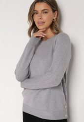 Szary Sweter z Guzikami z Boku Tusiana. Szare swetry nierozpinane damskie Born2be, bez wzorów, z jeansu, klasyczne, bez kołnierzyka, bez ramiączek. Za 79.99 zł.