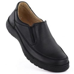 Skórzane półbuty męskie komfortowe czarne Helios 835K. Czarne półbuty męskie Helios, bez wzorów, ze skóry, bez obcasa, bez zapięcia. Za 319.99 zł.