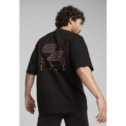 Koszulka unisex z grafiką PUMA x HYROX PUMA Black. Czarne bluzki damskie Puma, m, bez wzorów, sportowe, bez kołnierzyka, bez ramiączek. W wyprzedaży za 154.00 zł.