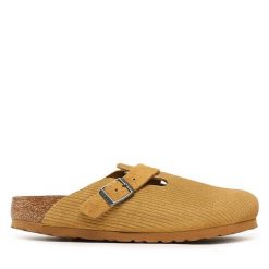 Klapki Birkenstock. Brązowe klapki damskie Birkenstock, bez wzorów, bez obcasa, bez zapięcia. Za 429.99 zł.
