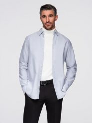 Elegancka męska koszula oxford z haftem – błękitna V1 - Rozmiar: S. Niebieskie koszule męskie Ombre Clothing, l, z aplikacjami, z bawełny, biznesowe, bez kołnierzyka, bez ramiączek. W wyprzedaży za 109.99 zł.