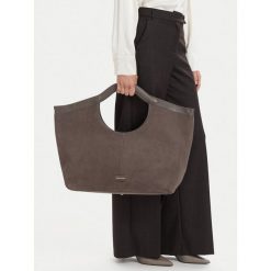 Torebka GINO ROSSI. Brązowe shopperki damskie Gino Rossi, bez wzorów, bez dodatków. Za 699.99 zł.