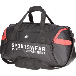 Torba sportowa TPU100 - głęboka czerń. Brązowe torby na ramię męskie 4F, z gumy, na ramię. W wyprzedaży za 129.99 zł.