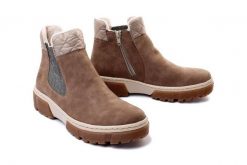 RIEKER X8674-64 beige, botki damskie. Brązowe botki damskie Rieker, na zimę, bez wzorów, z gumy, bez obcasa, bez zapięcia. Za 349.90 zł.