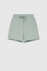 Bawełniane szorty oliwkowe. Zielone szorty damskie MOODO, bez wzorów, z bawełny. Za 69.99 zł.