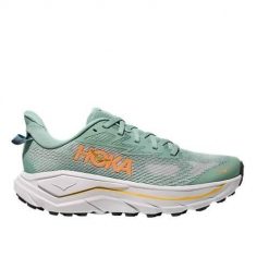 Buty do biegania damskie Hoka One One Challenger 8. Niebieskie obuwie sportowe damskie HOKA, bez wzorów, bez zapięcia, do biegania. Za 923.00 zł.