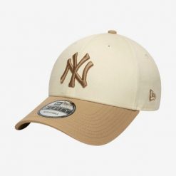 Czapka baseballówka z daszkiem New Era New York Yankees. Brązowe czapki damskie New Era, bez wzorów, z bawełny, sportowe. Za 79.99 zł.