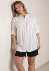 Biała Koszula z Bawełną na Lato w Stylu Boho Ozdobiona Koronką Cinnamis. Białe koszule damskie Born2be, uniwersalny, z aplikacjami, z bawełny, boho, bez kołnierzyka, bez ramiączek. Za 119.99 zł.