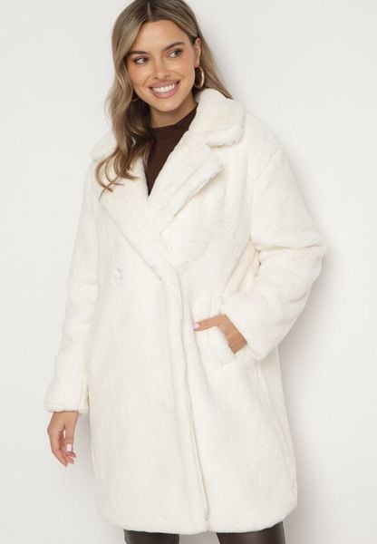 Jasnobeżowy Płaszcz ze Sztucznego Futra Kairaelle. Brązowe płaszcze damskie Born2be, na jesień, bez wzorów, z dzianiny, eleganckie, bez kołnierzyka, bez kaptura. Za 269.99 zł.