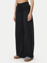 Adidas Spodnie dresowe Sst Double Waisted KS9235 Czarny Relaxed Fit. Czarne spodnie dresowe damskie Adidas, bez wzorów, z dresówki. Za 349.99 zł.