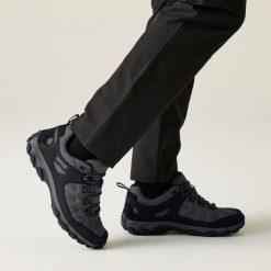 Buty męskie trekkingowe niskie z membraną Edgepoint IV. Szare trekkingi męskie Regatta, z syntetyku, bez zapięcia. Za 348.00 zł.