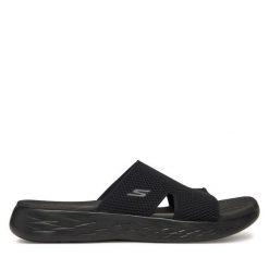 Klapki Skechers. Czarne klapki damskie Skechers, bez wzorów, bez obcasa, bez zapięcia. Za 189.99 zł.