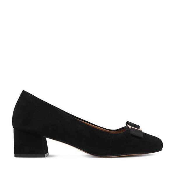 Czółenka Lasocki. Czarne czółenka damskie Lasocki, bez wzorów, bez obcasa, bez zapięcia. Za 249.99 zł.