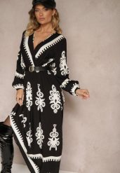 Czarna Kopertowa Sukienka z Wiskozą w Etniczny Wzór z Gumką i Paskiem w Talii Tifissa. Czarne sukienki damskie Renee, na imprezę, l, z aplikacjami, z wiskozy, glamour, bez kołnierzyka, bez ramiączek, maxi, kopertowe. Za 109.99 zł.
