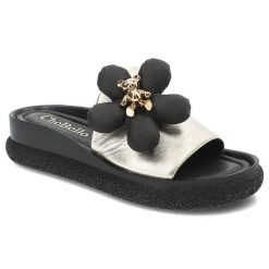 Złote Klapki Chebello Eleganckie Wsuwane Obuwie Damskie Z Broszką. Żółte klapki damskie CheBello, bez wzorów, z materiału, eleganckie, bez obcasa, bez zapięcia. Za 329.00 zł.