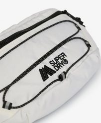 Superdry Outdoor Bumbag — lekka, wytrzymała nerka – Brilliant White. Białe saszetki i nerki męskie Superdry, bez wzorów, z nylonu. Za 129.40 zł.