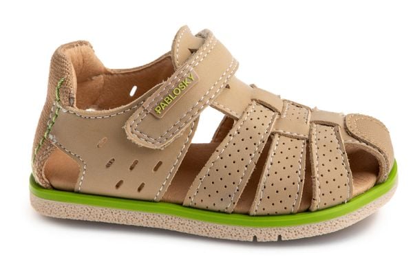 Sandały PABLOSKY 055233P Brązowy. Brązowe sandały męskie Pablosky, bez wzorów, z materiału, bez zapięcia. Za 192.99 zł.