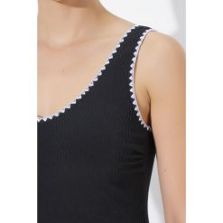 Damskie Strój kąpielowy struktura bez miękkich miseczek dekolt w serek. Czarne stroje kąpielowe damskie Ulla Popken, plus size, bez wzorów, z elastanu. Za 239.99 zł.