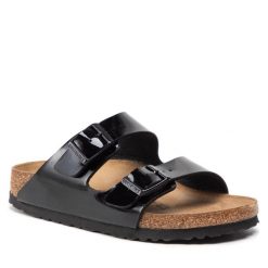 Klapki Birkenstock. Czarne klapki damskie Birkenstock, bez wzorów, bez obcasa, bez zapięcia. Za 449.99 zł.