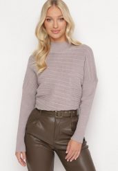 Ciemnobeżowy Sweter z Wełną o Asymetrycznym Fasonie z Tłoczeniem Sarositte. Brązowe swetry nierozpinane damskie Born2be, bez wzorów, z wełny, z asymetrycznym kołnierzem, bez ramiączek. Za 159.99 zł.