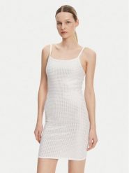 Guess Sukienka dzianinowa W5GK45 Z3MN2 Biały Regular Fit. Białe sukienki damskie Guess, xxl, z aplikacjami, z dzianiny, bez kołnierzyka, bez ramiączek. Za 479.99 zł.