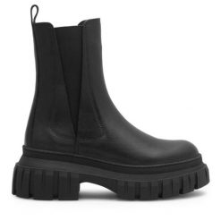 Botki Badura. Czarne botki damskie Badura, bez wzorów, bez obcasa, na płaskiej podeszwie, bez zapięcia. Za 279.99 zł.