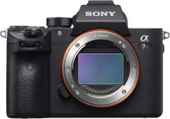 Aparat Sony Alpha A7R III. Aparaty bezlusterkowce SONY. Za 9,257.64 zł.