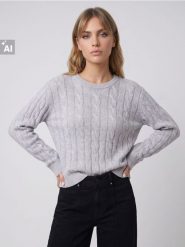Sweter z wiskozą z ozdobnym splotem - szary. Szare swetry nierozpinane damskie Sinsay, l, bez wzorów, z wiskozy, bez kołnierzyka, bez ramiączek. Za 49.99 zł.