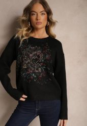 Czarny Sweter z Kolorowym Haftem z Przodu Inavessa. Czarne swetry nierozpinane damskie Renee, na zimę, bez wzorów, casualowe, bez kołnierzyka, bez ramiączek. Za 149.99 zł.