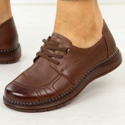 Brązowe skórzane półbuty damskie Vinceza 107240. Brązowe półbuty damskie VINCEZA, na jesień, bez wzorów, z dzianiny, casualowe, z okrągłym noskiem, bez obcasa, na płaskiej podeszwie, bez zapięcia. Za 239.00 zł.