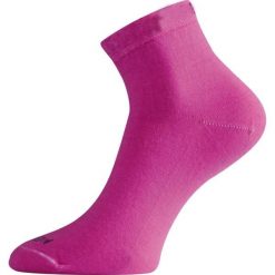 Skarpety merino WAS. Czerwone skarpetki damskie LASTING, bez wzorów, z elastanu. Za 90.10 zł.