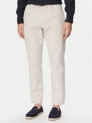 BOSS Chinosy 50559158 Beżowy jasny Tapered Fit. Brązowe eleganckie spodnie męskie Boss, bez wzorów, z bawełny. Za 629.99 zł.