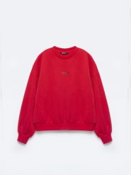 Bluza damska z niewielkim haftem czerwona Marika 603. Czerwone bluzy damskie BIG STAR, l, bez wzorów, z bawełny, bez ramiączek, bez kaptura. Za 199.99 zł.