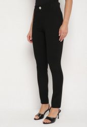 Czarne Legginsy z Wiskozą z Wysokim Stanem Zdobione Guzikiem z Cyrkoniami Nalette. Czarne legginsy damskie Born2be, z aplikacjami, z bawełny. Za 84.99 zł.