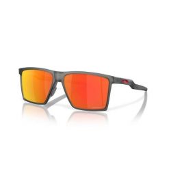 Okulary przeciwsłoneczne Oakley Futurity. Czerwone okulary przeciwsłoneczne damskie Oakley, prostokątne. Za 946.00 zł.